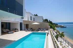 Pool - Beachfront Villa Cordelia with Pool (Omiš)