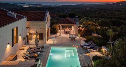 Villa True Oasis mit beheiztem Pool