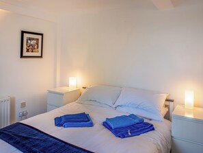 3 bedrooms, free WiFi, bed sheets