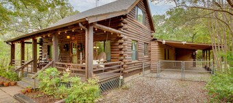 1 Mi to Lake: Log Cabin Retreat w/ Fire Pit