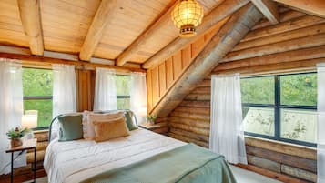 4 bedrooms, iron/ironing board, travel crib, WiFi