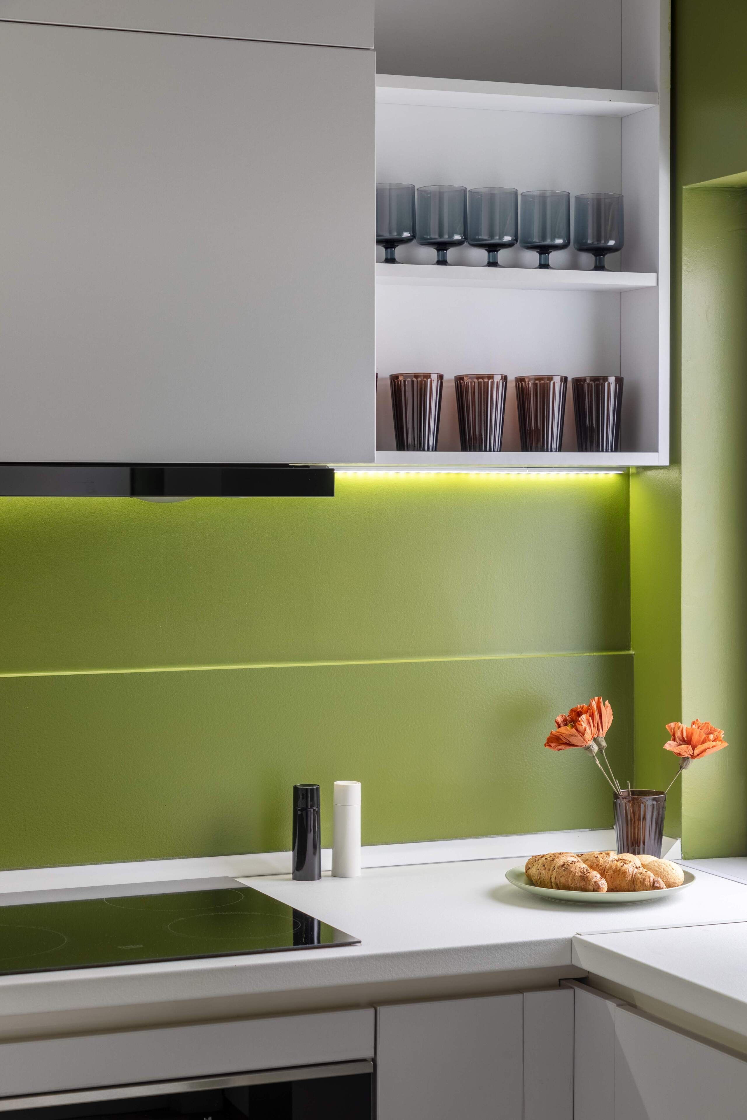 Apartemen Deluks | Dapur pribadi | Lemari es besar, microwave, oven, dan mesin pencuci piring