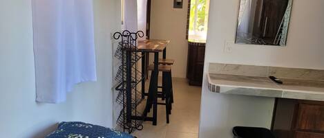 1 habitación, wifi y ropa de cama