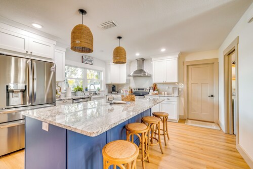 Bikes, Kayak & Dock: Lakefront Inverness Retreat