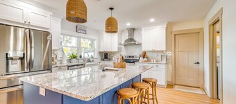 Bikes, Kayak & Dock: Lakefront Inverness Retreat