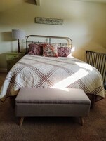 Comfort Condo | 2 bedrooms, individually decorated, individually furnished, free WiFi