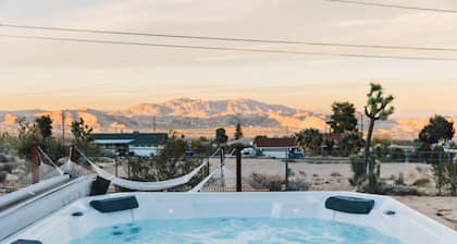 DESERT VILLA with Firepit/BBQ/Star Gazing/Fire pit/Games/Spa and Pool