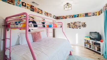 3 bedrooms, iron/ironing board, free WiFi, bed sheets