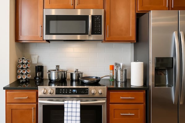 Fridge, microwave, oven, stovetop