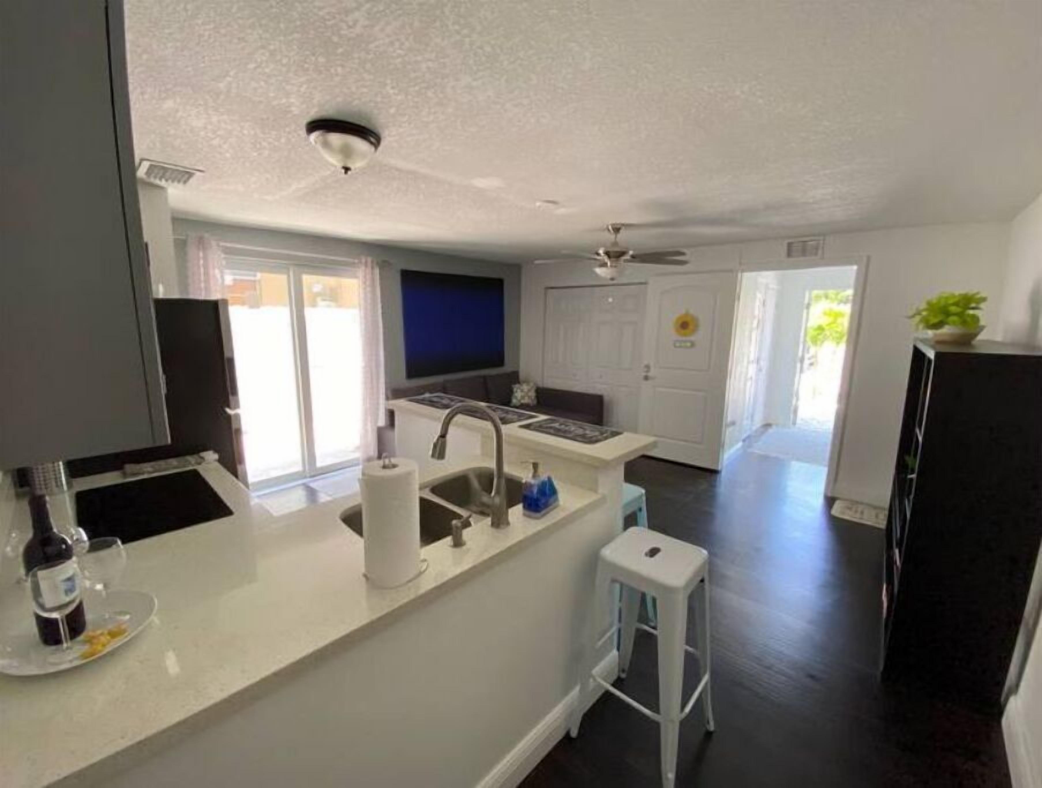 Recently Renovated Apartment near Miami Airport