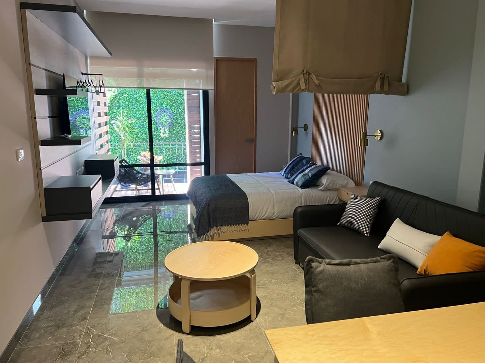 Lägenhet Comfort - 1 queensize-säng med bäddsoffa - torn | Mörkläggningsgardiner, strykjärn/strykbräda, gratis wi-fi och sängkläder