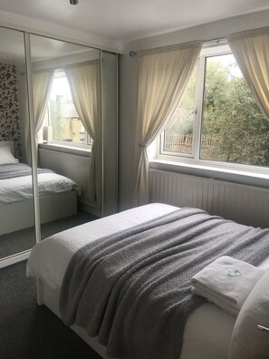 Deluxe Double Room Single Use, 1 Double Bed, Garden View | 1 bedroom, iron/ironing board, free WiFi