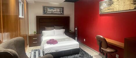 1 sovrum, skrivbord, wi-fi och sängkläder