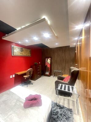 1 bedroom, desk, WiFi, bed sheets