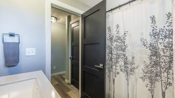 Shower, towels