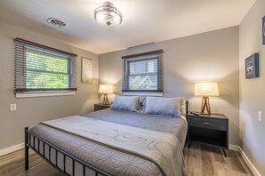 4 chambres, fer et planche à repasser, lit parapluie, Wi-Fi gratuit