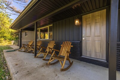 Onyx Outpost (13 min to Old Man’s Cave)