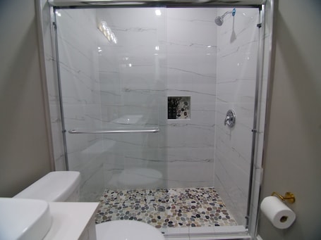Secadora de cabello y toallas . The Capitol Inn - Destin Room - Queen bed