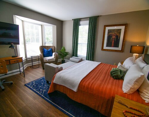 The Capitol Inn - Naples Room - King bed