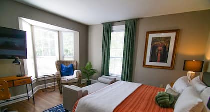 The Capitol Inn - Naples Room - King bed