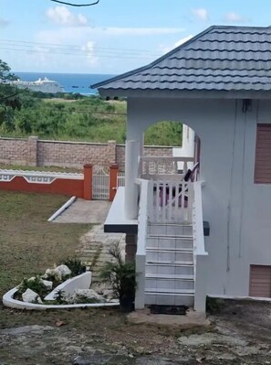 Property grounds - Shaw Park Gem Apt 12D (Ocho Rios,)