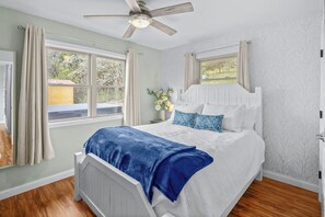 3 bedrooms, free WiFi, bed sheets - Rambo's Adventure & Relaxation (Rogers)