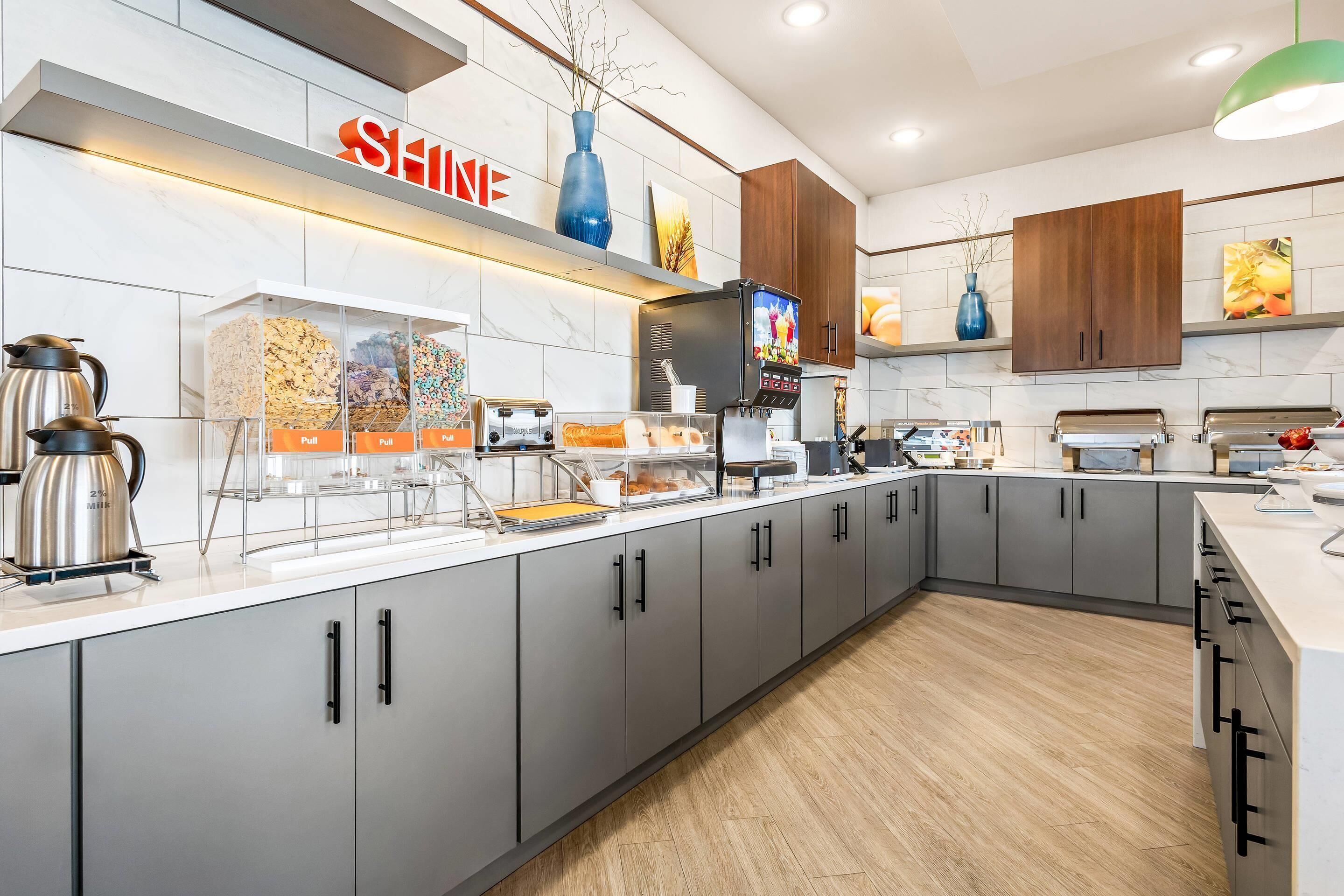 free daily full breakfast