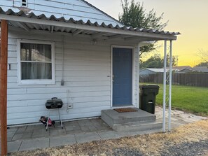 Exterior - La Cozy Casita! where you'll stay like you're at home! (Umatilla)