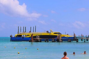 Beach - Amazing View, Value, Infinity Pool, Beach 2minSAFE ((Boulevard Kukulkan) Km. 6.5, Cancun)