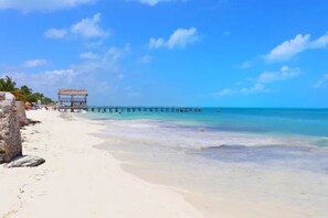 Beach - Amazing View, Value, Infinity Pool, Beach 2minSAFE ((Boulevard Kukulkan) Km. 6.5, Cancun)