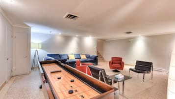 Smart TV, table football