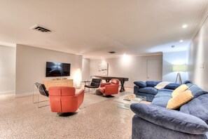 Smart TV, table football