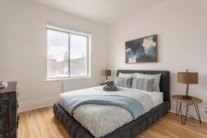 3 bedrooms, desk, iron/ironing board, travel cot