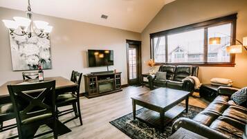 TV, fireplace, offices