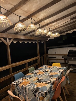 Outdoor dining - Mobil Home 6 Personnes +2 Possibles, Dans Camping 4, Piscine (Puget-sur-Argens)