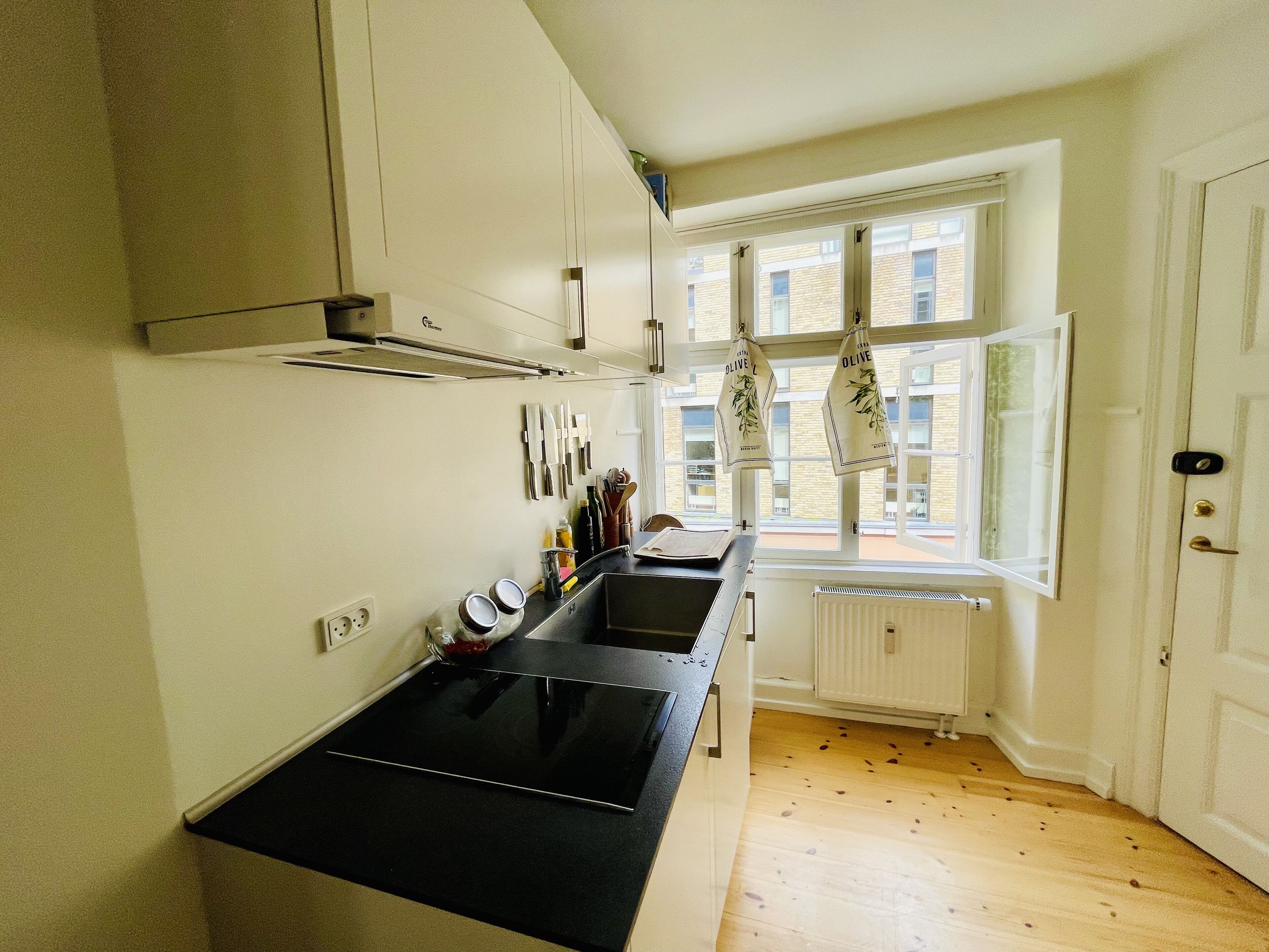 冰箱、微波炉、烤箱、炉灶