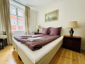 2 Schlafzimmer, BĂŒgeleisen/BĂŒgelbrett, kostenloses WLAN, BettwĂ€sche