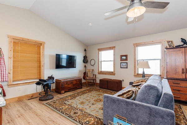 Studio w/Queen Sleeper Sofa