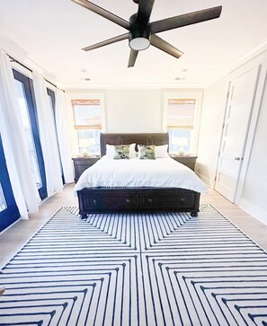 5 bedrooms, free WiFi, bed sheets - New Edisto Home, Gorgeous views from 4 sundecks (Edisto Island)