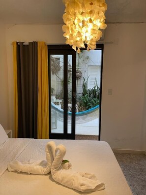 Doppia Standard, 1 letto matrimoniale | 1 camera, insonorizzazione, Wi-Fi gratuito, lenzuola