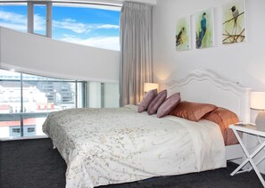 3 chambres, fer et planche à repasser, Wi-Fi, draps fournis