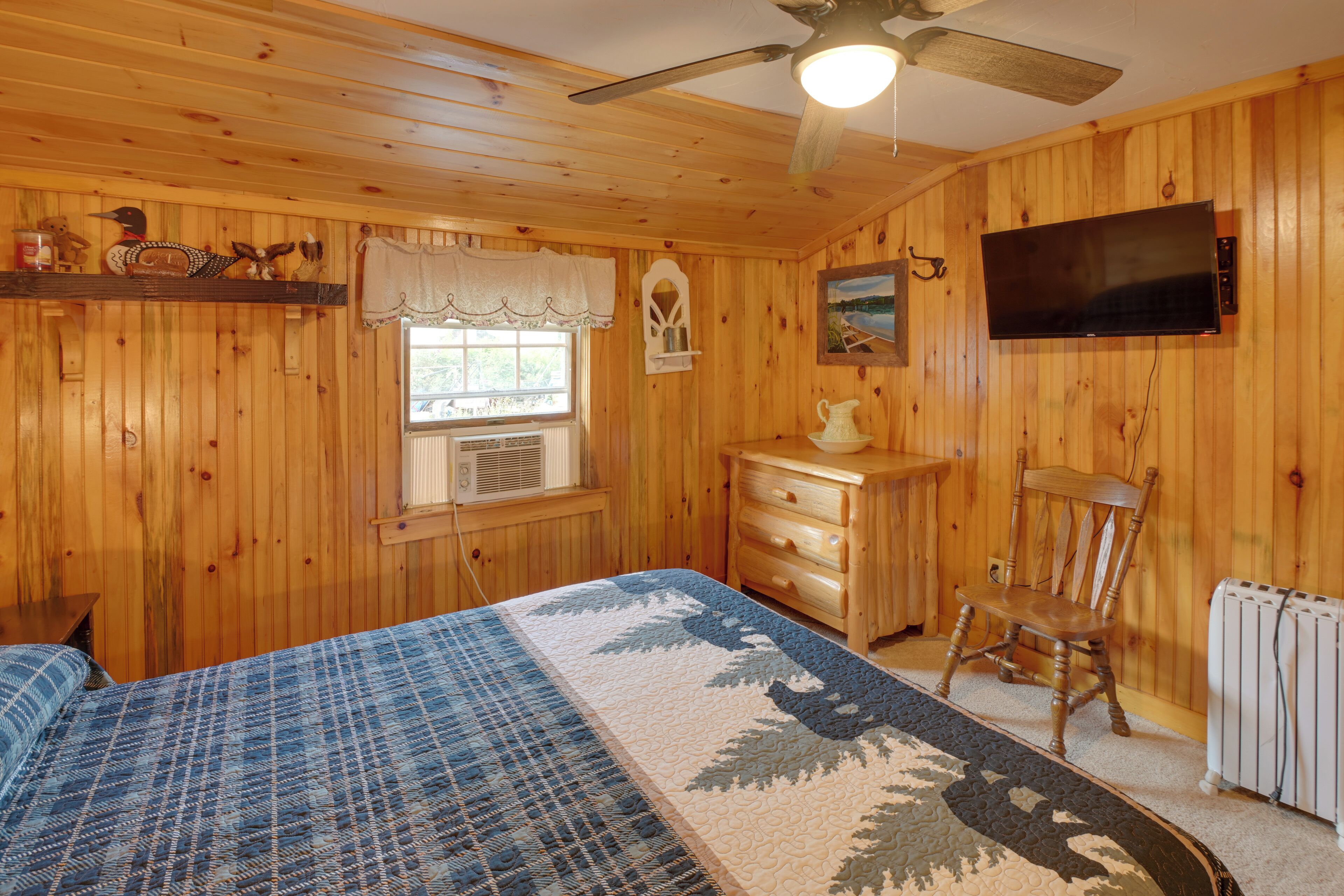 4 bedrooms, travel cot, Internet, bed sheets