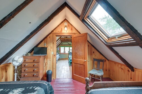 Peaceful Oakfield Cabin on Mattawamkeag River!