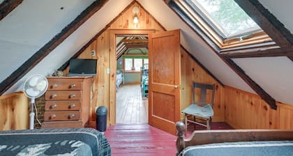 Peaceful Oakfield Cabin on Mattawamkeag River!