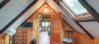Peaceful Oakfield Cabin on Mattawamkeag River!