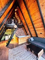 Suíte superior | 1 quarto, escrivaninha, quartos à prova de som, Wi-Fi de cortesia