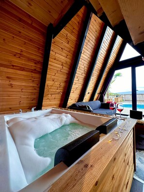 Superior Suite | Bathroom