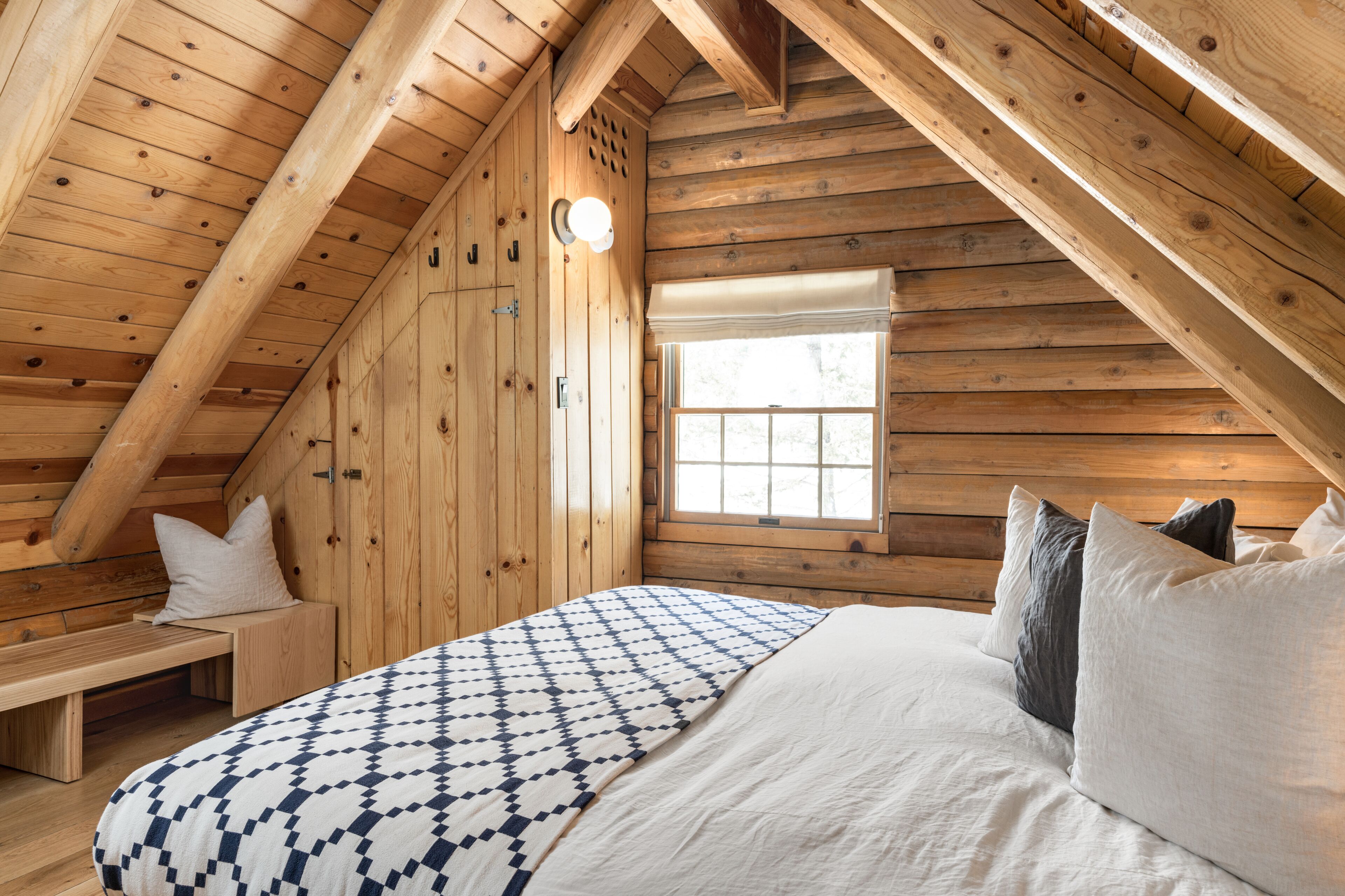 Cabin, 2 Bedrooms, Mountain View, Mountainside | Frette Italian sheets, premium bedding, down comforters