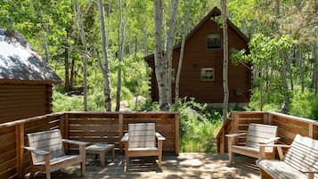 Familien-Ferienhütte, Mehrere Betten, Balkon | Terrasse/Patio