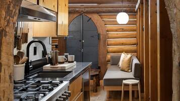 Basic Cabin, 1 Queen Bed, Balcony, Mountain View | Private kitchen | Coffee/tea maker